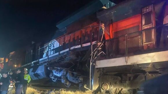 ¡Fuerte impacto! Colisionan dos trenes de carga en Sonora, cerca de la frontera en Nogales