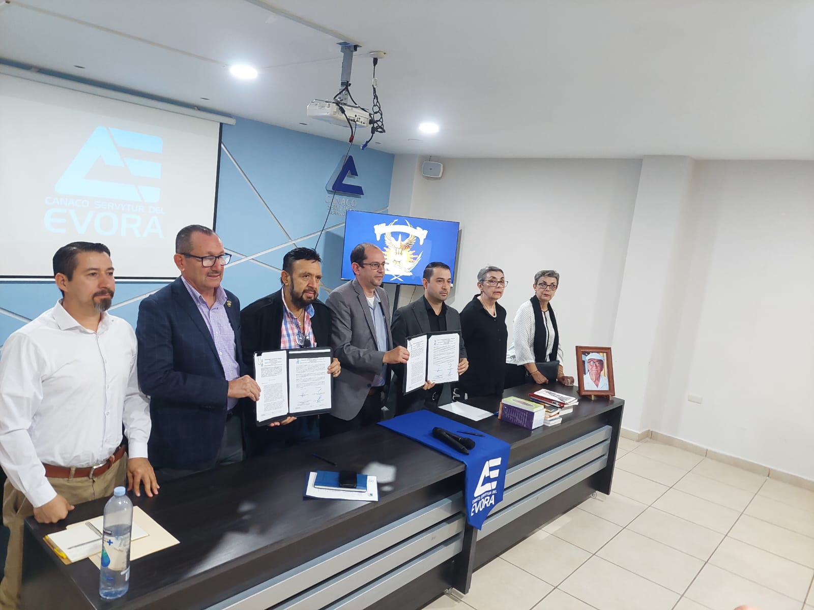 UAS y Canaco firman convenio en Salvador Alvarado, Sin.