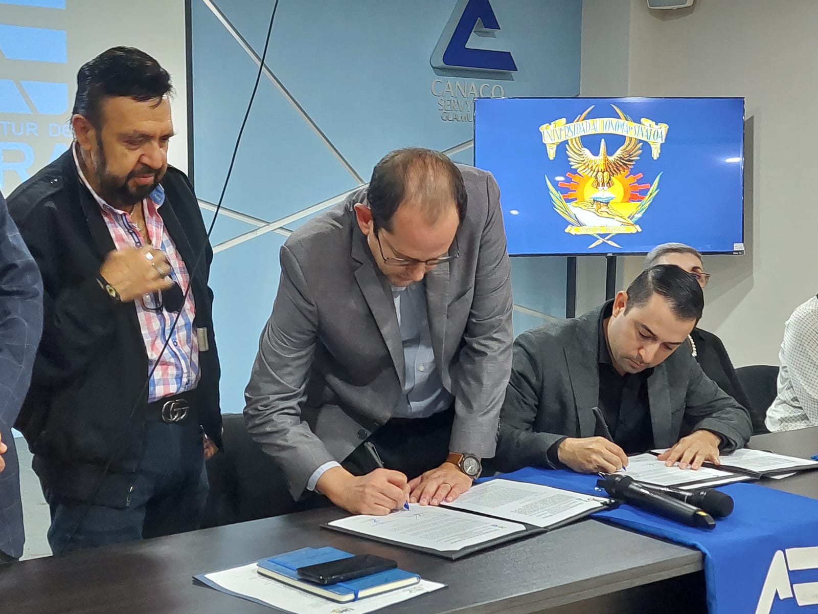 UAS y Canaco firman convenio en Salvador Alvarado, Sin.