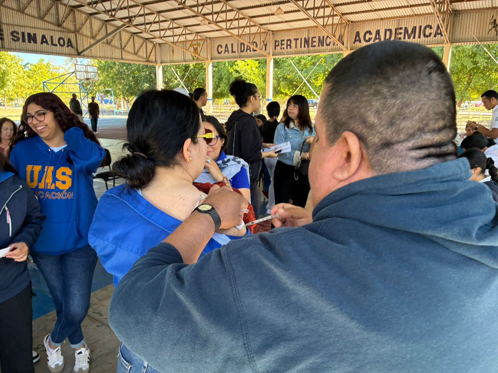 Vacunación contra sarampión en CU de la UAS en Los Mochis