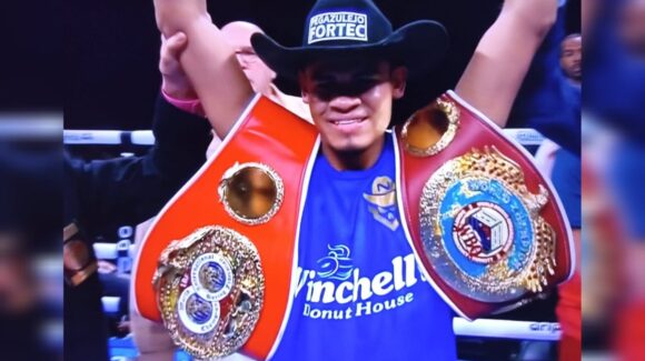 El “Vaquero” Navarrete derrota a “Sugar” Núñez y es el nuevo campeón unificado superpluma