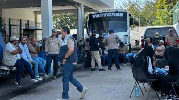 ¡Trabajan bajo protesta! Vectores de Mazatlán, Sinaloa se declaran en ‘brazos caídos’ por falta de equipo, inseguridad y presupuesto