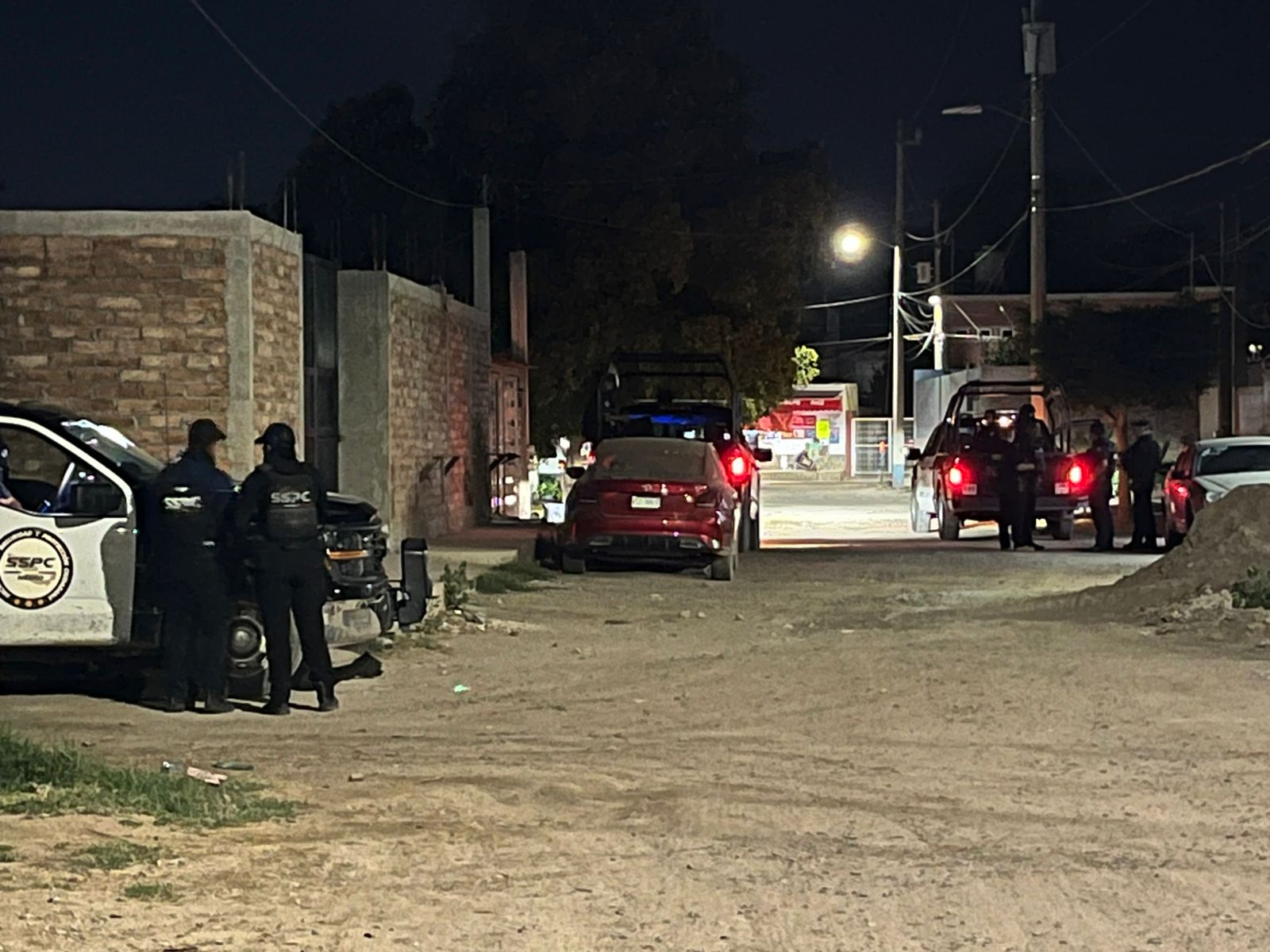 Elementos de la SSPC aseguran vehículos tras operativos en Guasave, Sin.