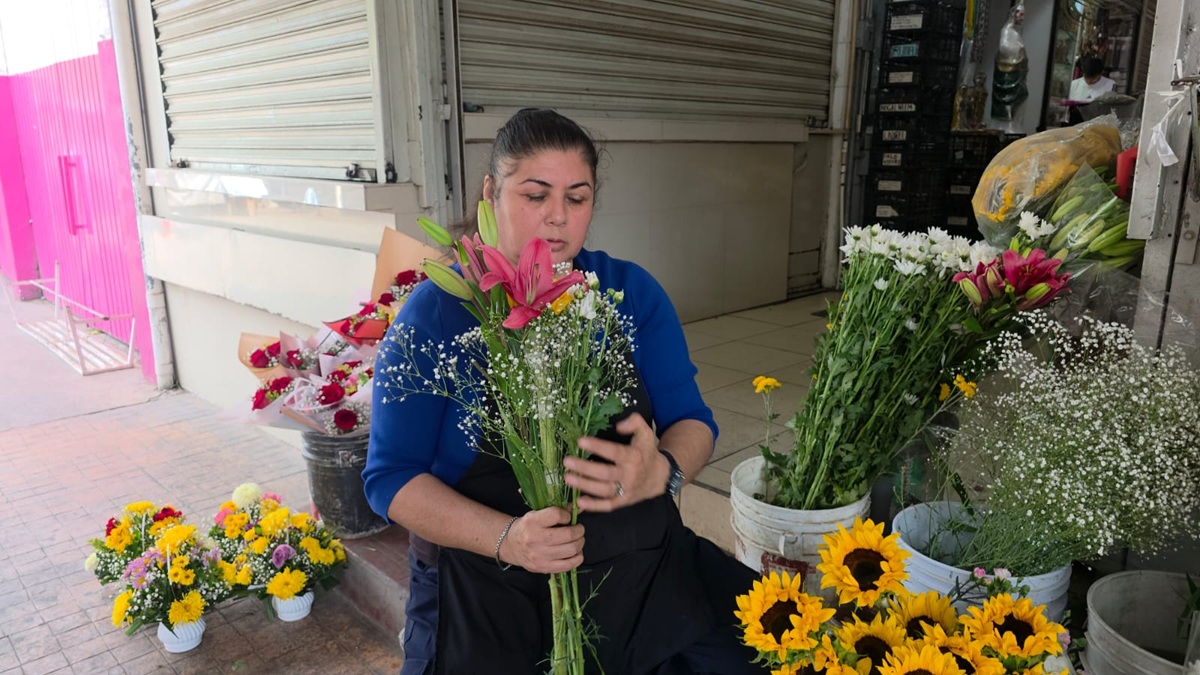 Vendedora del Mercado de las Flores, en Culiacán