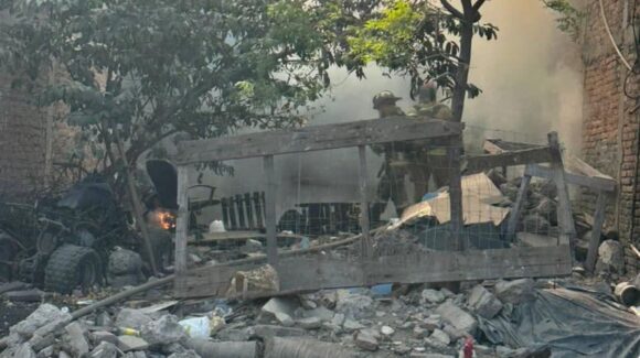 Incendio en vivienda del sector Casa Redonda moviliza a bomberos en Mazatlán, Sinaloa