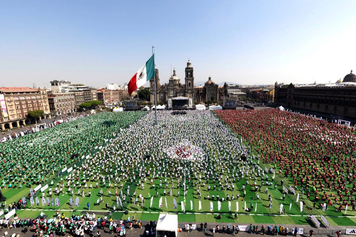 CDMX rompió el Récord Guinness con 9,500 personas en clase masiva de futbol