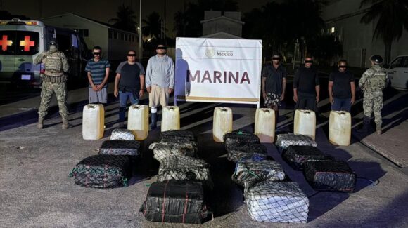 ¡Transportaban más de 600 kg de droga! Detienen a seis personas con presunta cocaína en costas de Michoacán