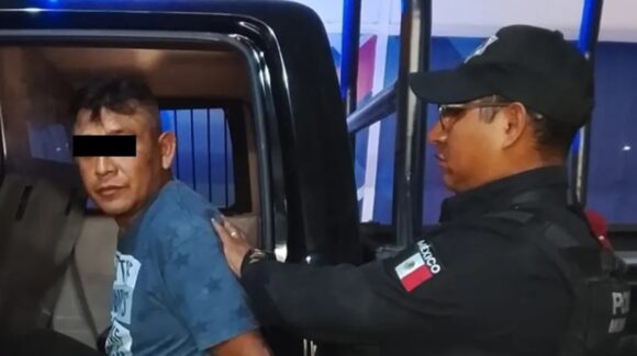 ¡No le gustó su vestimenta! Hombre es detenido por agredir a su pareja en Monterrey