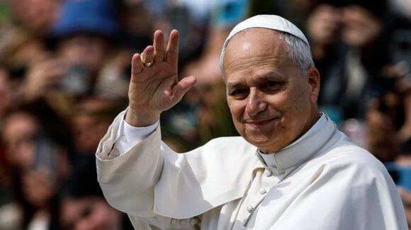 El papa León XIV portará la cruz en su primer viacrucis en el Coliseo