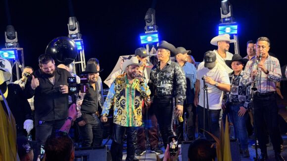 ‘Tres años de sabor y banda’ | El Muchacho Alegre arma fiestón en la Zona Dorada de Mazatlán, Sinaloa, por un aniversario más