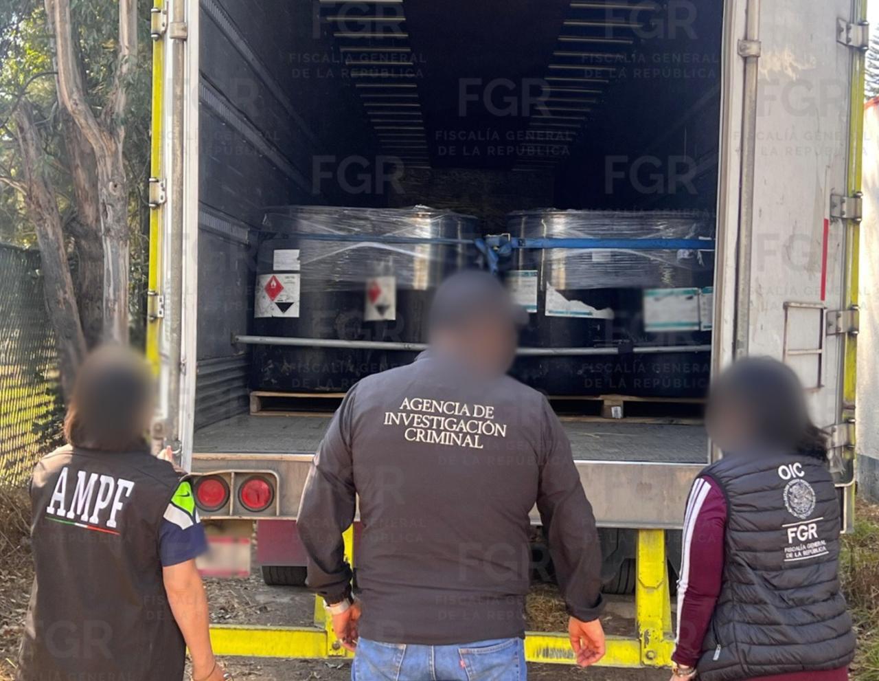 FGR informó de la destrucción de más de 230 toneladas de químicos y 504 mil pastillas de fentanilo en operativos realizados en Michoacán y Sinaloa.