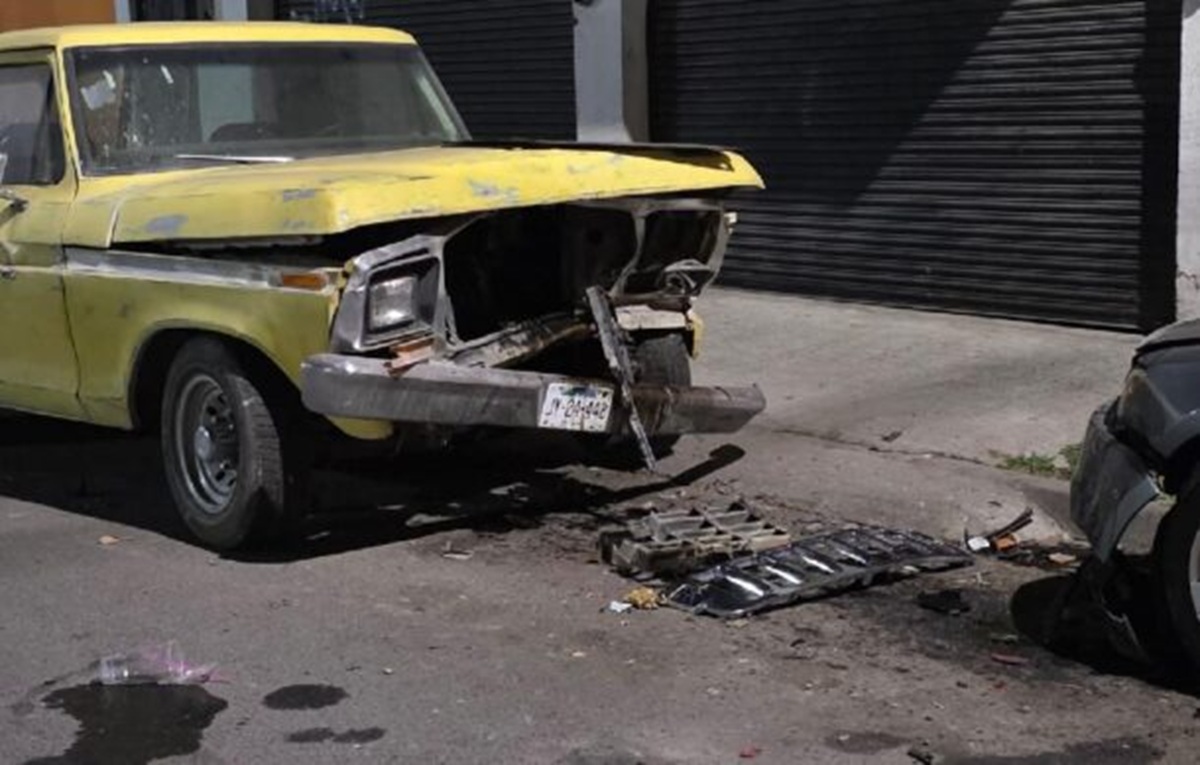 Grupo de adolescentes provocan fuerte choque en Guadalajara