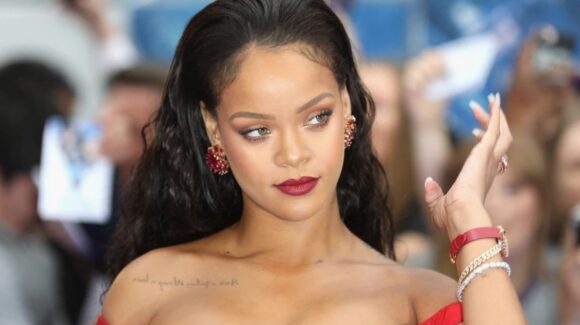 Mujer acusada de disparar contra la casa de Rihanna, ¡Enfrentará cargos por intento de asesinato!