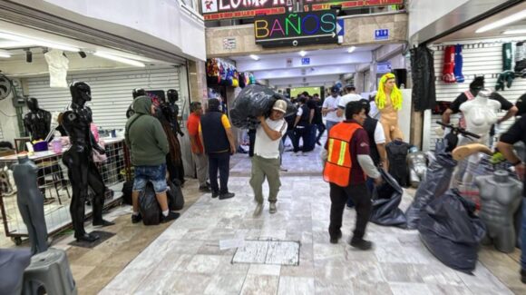 Operativo en Tepito asegura 25 toneladas de mercancía deportiva pirata rumbo al Mundial 2026