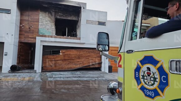 Revientan e incendian residencia en Portalegre de Culiacán