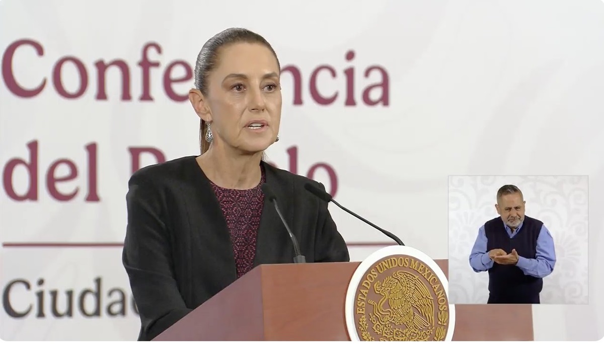 Sheinbaum afirma que 2025 ha sido el año más seguro para tiendas oxxo