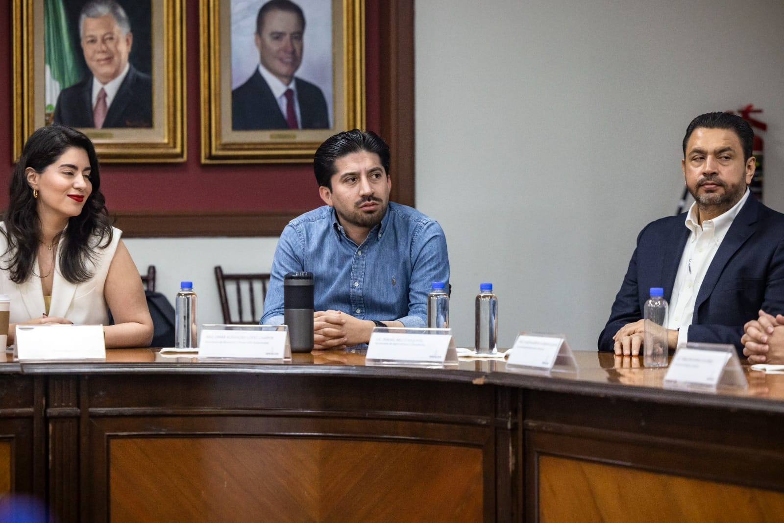 Rocha toma protesta a nuevo titular de SSP