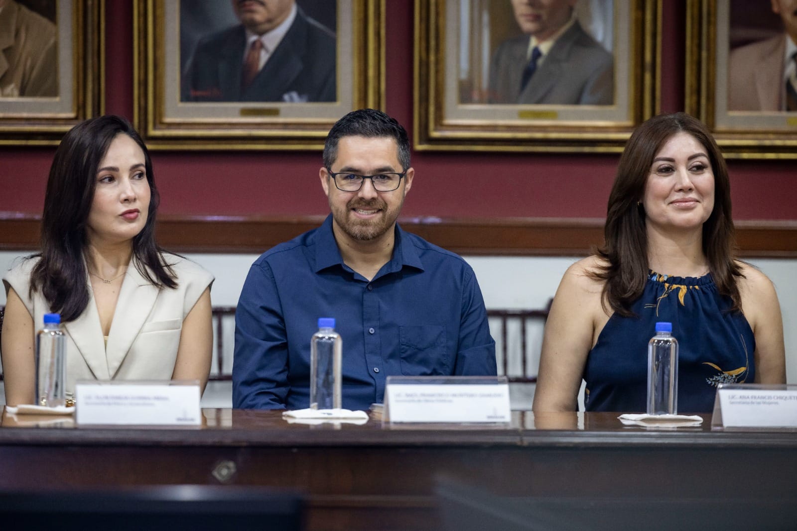 Rocha toma protesta a nuevo titular de SSP