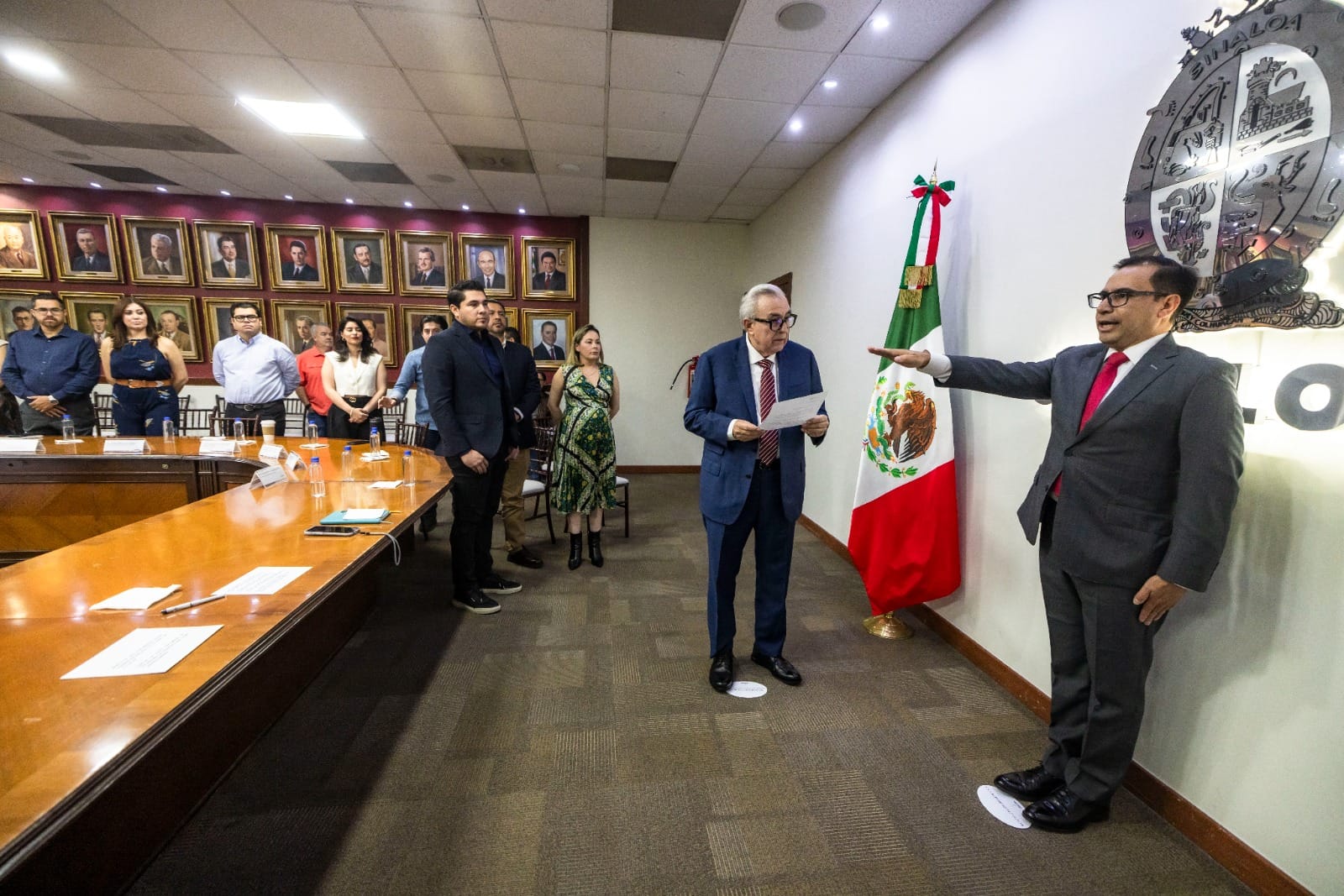 Rocha toma protesta a nuevo titular de SSP
