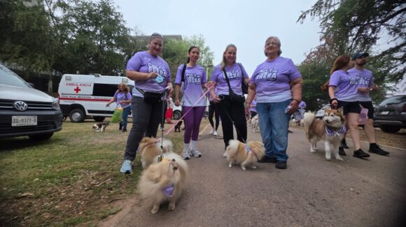 En familia, Luz María corrió la Canrrera Vibra Radio Culiacán 2026 acompañada de sus hijas, nietas y sus perritos