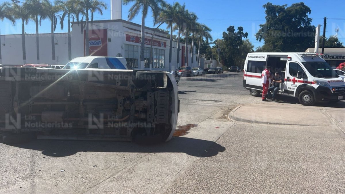 accidene automovilistico en centro de los mochis cruz roja
