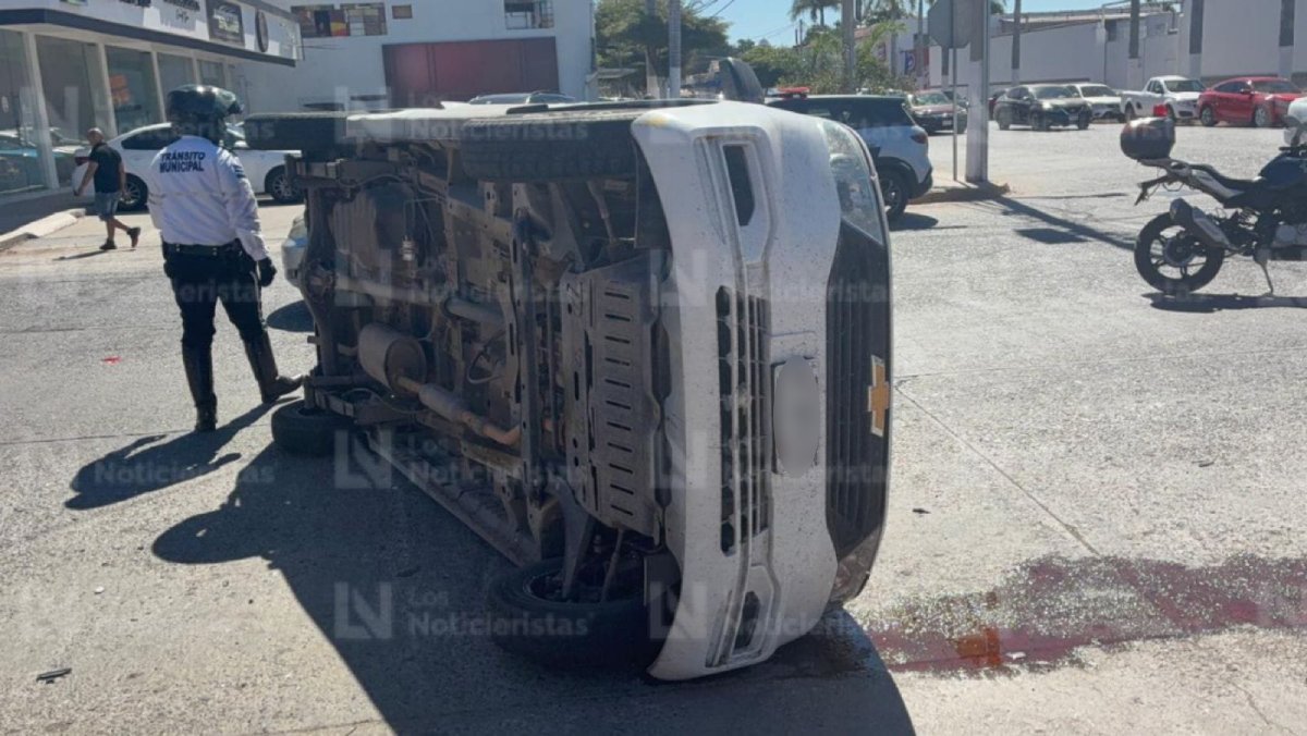accidene automovilistico en centro de los mochis sin