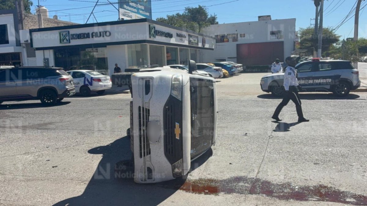 accidene automovilistico en centro de los mochis