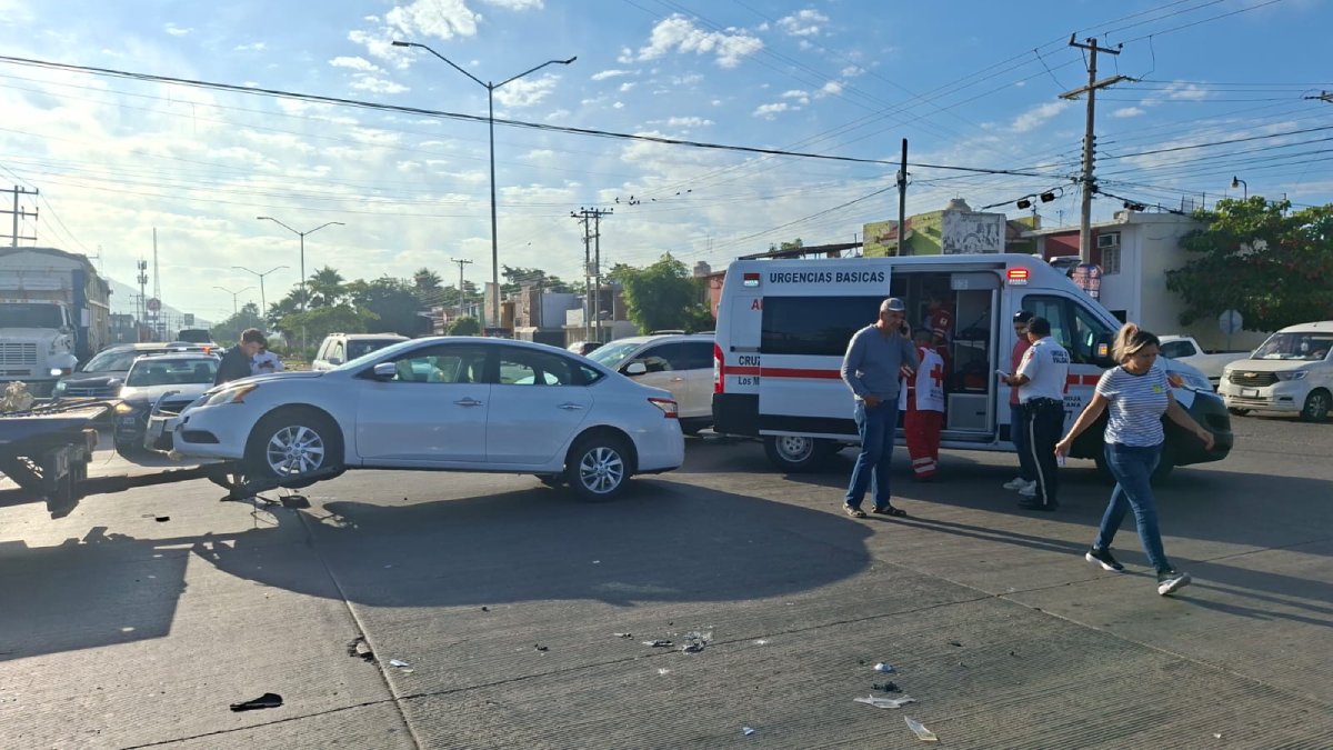accidente en el sector diamante de los mochis grua