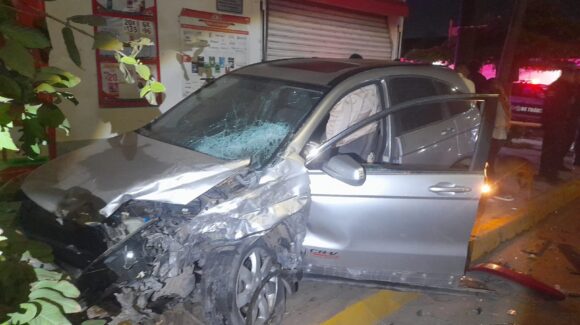 Mujer resulta lesionada tras accidente en la colonia Tabachines 1 de Los Mochis, Sinaloa