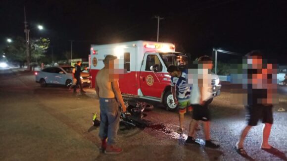 Motociclistas resultan lesionados tras choque en la México 15, al sur de Mazatlán, Sinaloa