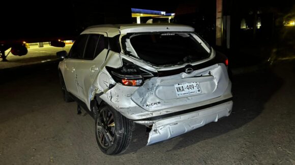 Doctora resulta lesionada tras sufrir un accidente en la México 15 y el “Trocadero” de la ciudad de Los Mochis, Sinaloa