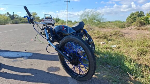 Dos motociclistas ingresan al hospital tras sufrir accidente en la Mochis- Ahome