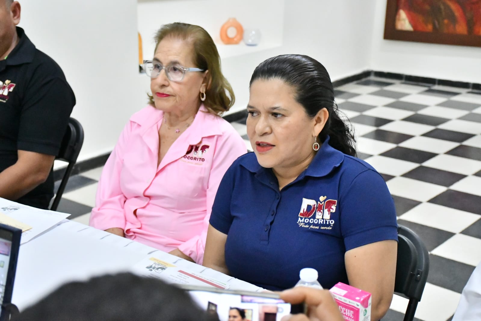 Aclara DIF Mocorito quema de leches escolares en basurón municipal