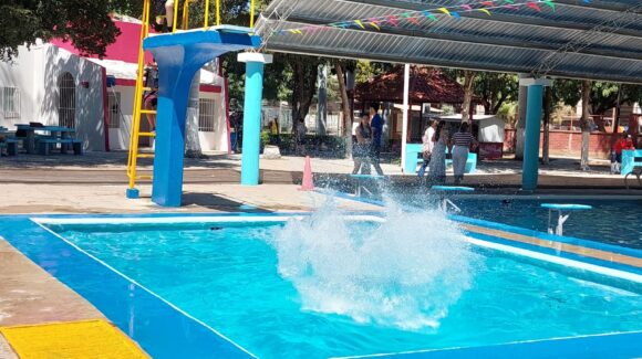 Reabren albercas municipales en Salvador Alvarado; garantizan agua limpia y espacios seguros