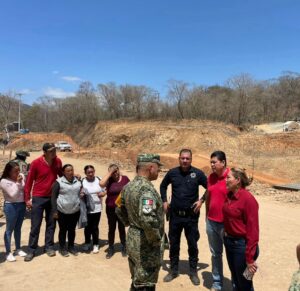 Acude alcaldesa de El Rosario a mina Santa Fe
