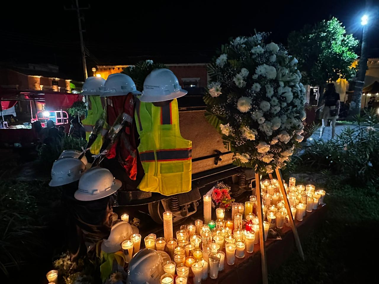 Altar para mineros asesinados en Concordia, Sinaloa