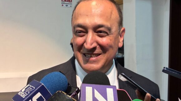 Seguridad permanente en el Mercado 030 de Los Mochis: alcalde de Ahome instruye vigilancia fija para frenar pleitos entre estudiantes