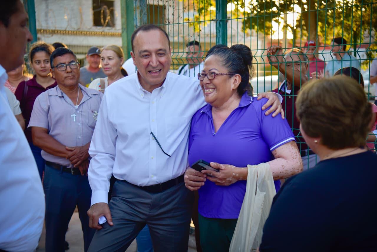 Antonio Menéndez en el Centro Comunitario de Desarrollo Santa Alicia, Ahome