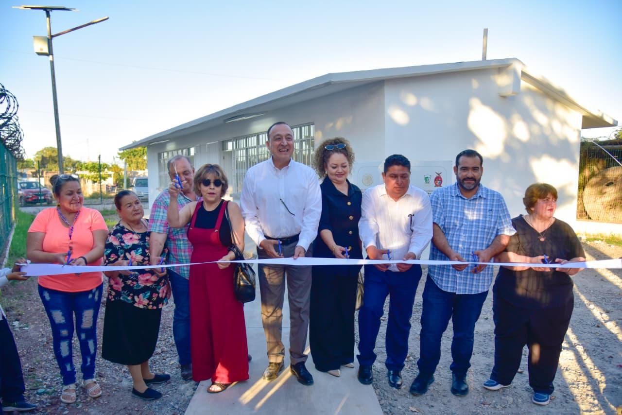 Antonio Menéndez en el Centro Comunitario de Desarrollo Santa Alicia, Ahome
