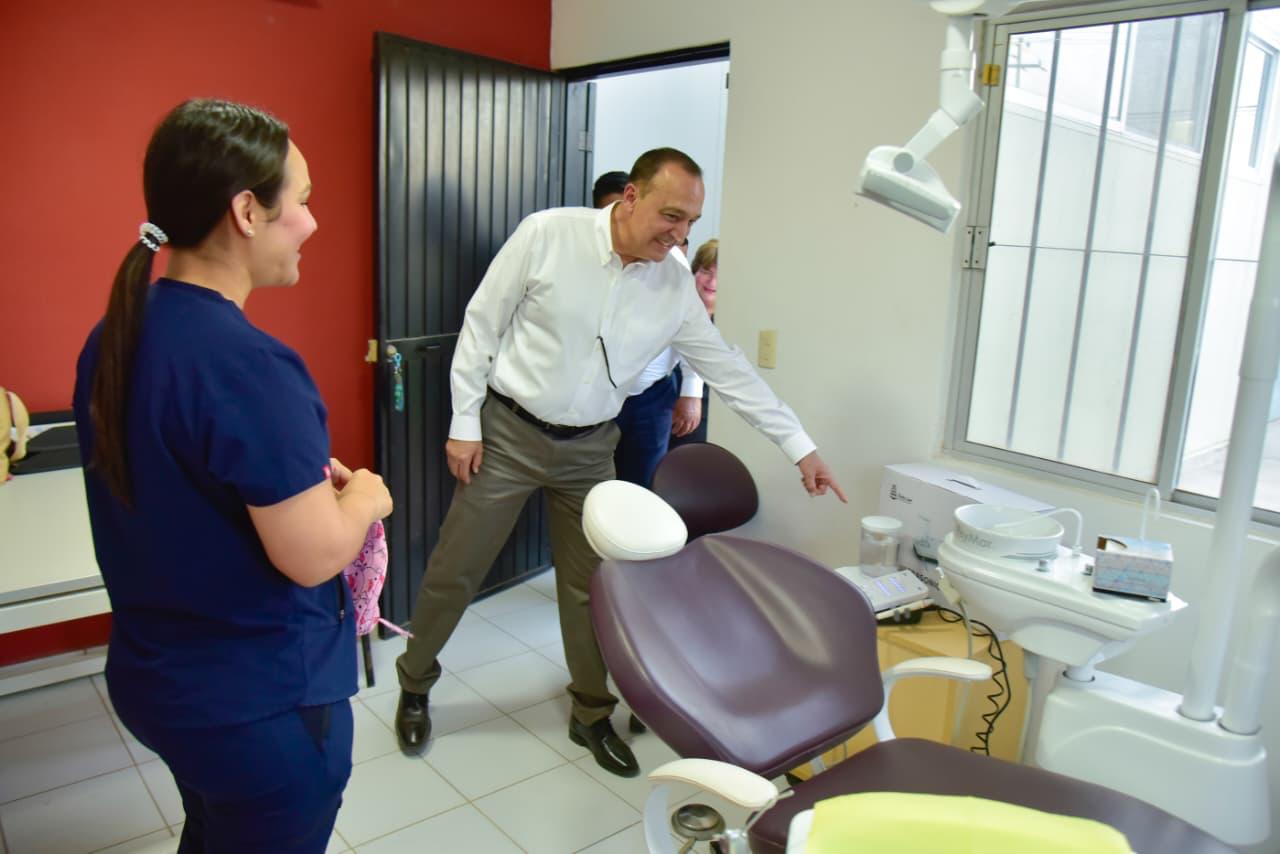 Antonio Menéndez en el Centro Comunitario de Desarrollo Santa Alicia, Ahome