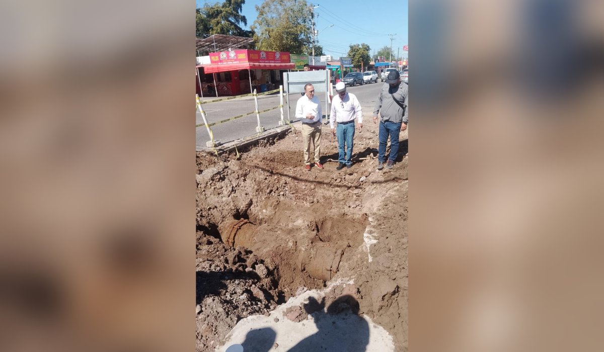 Antonio Menéndez supervisa trabajos de bacheo en Los Mochis, Sinaloa