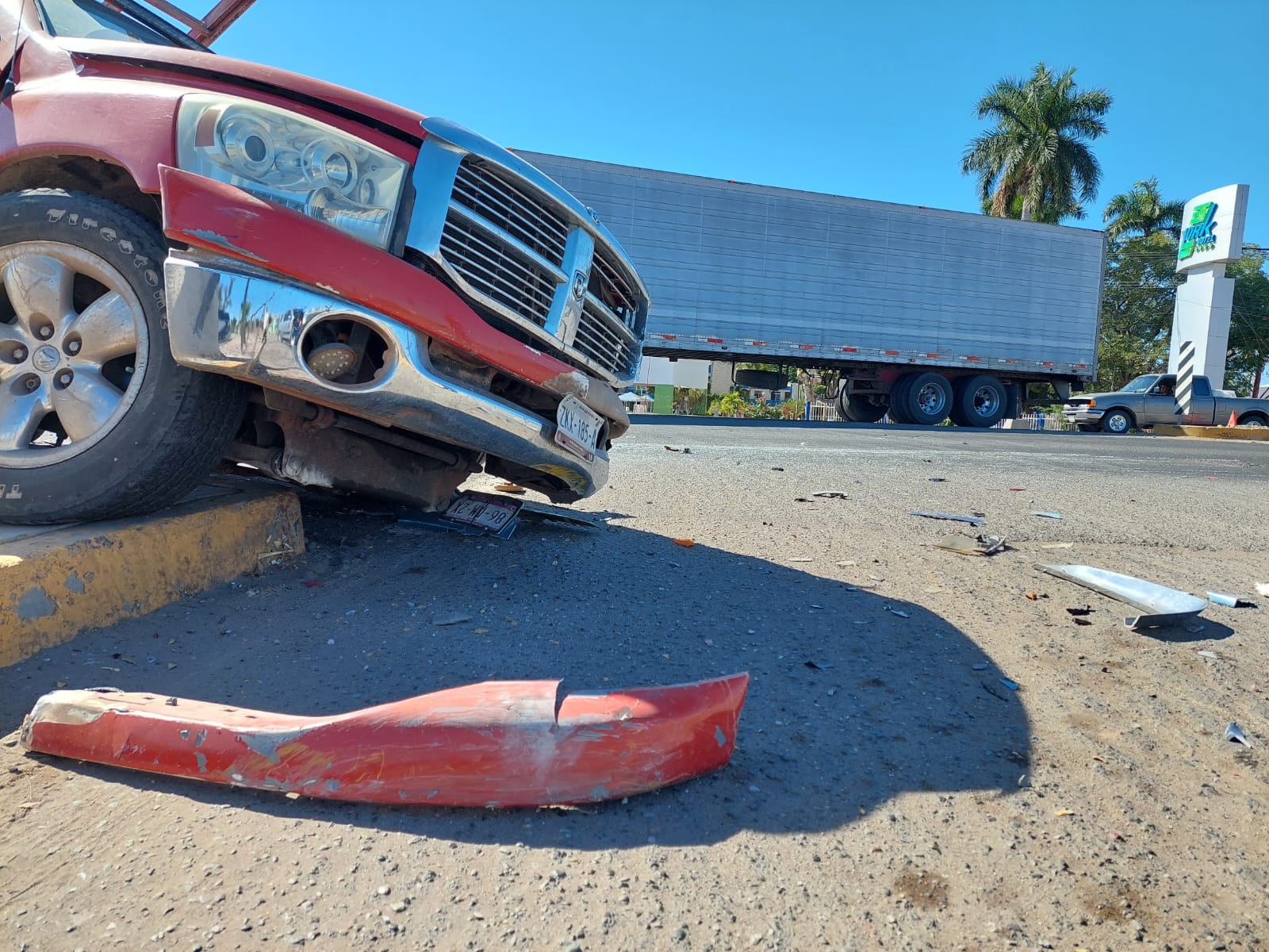 un fuerte accidente ocurre en la ciudad de guamuchil sinaloa