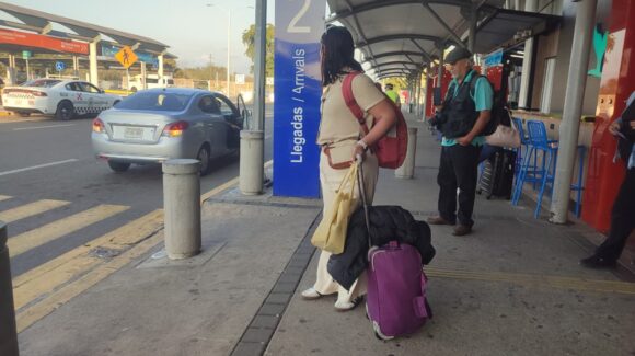‘Frustrante, lo que inició como vacaciones en Roma, en Jordania se descontroló’; llegan a casa mazatlecos varados en Medio Oriente tras guerra