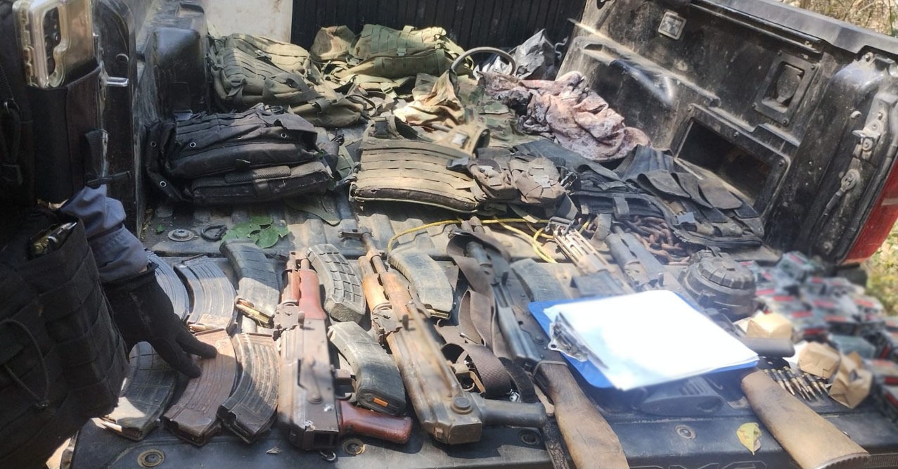 armas, vehiculos y cartuchos asegurados en la sierra de concordia sinaloa