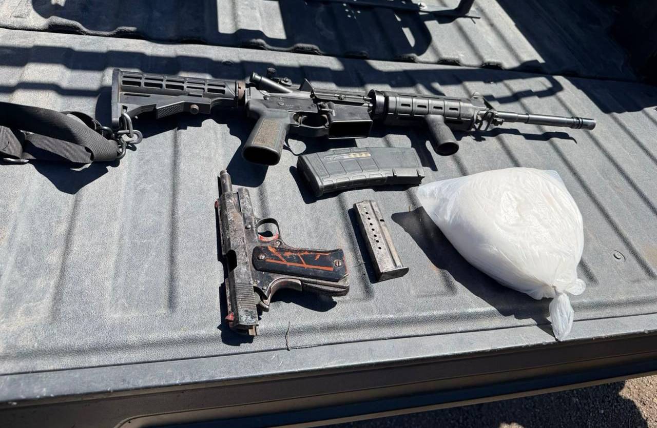 armas y drogas les fueron aseguradas a los dos jovenes detenidos en el canario culiacan