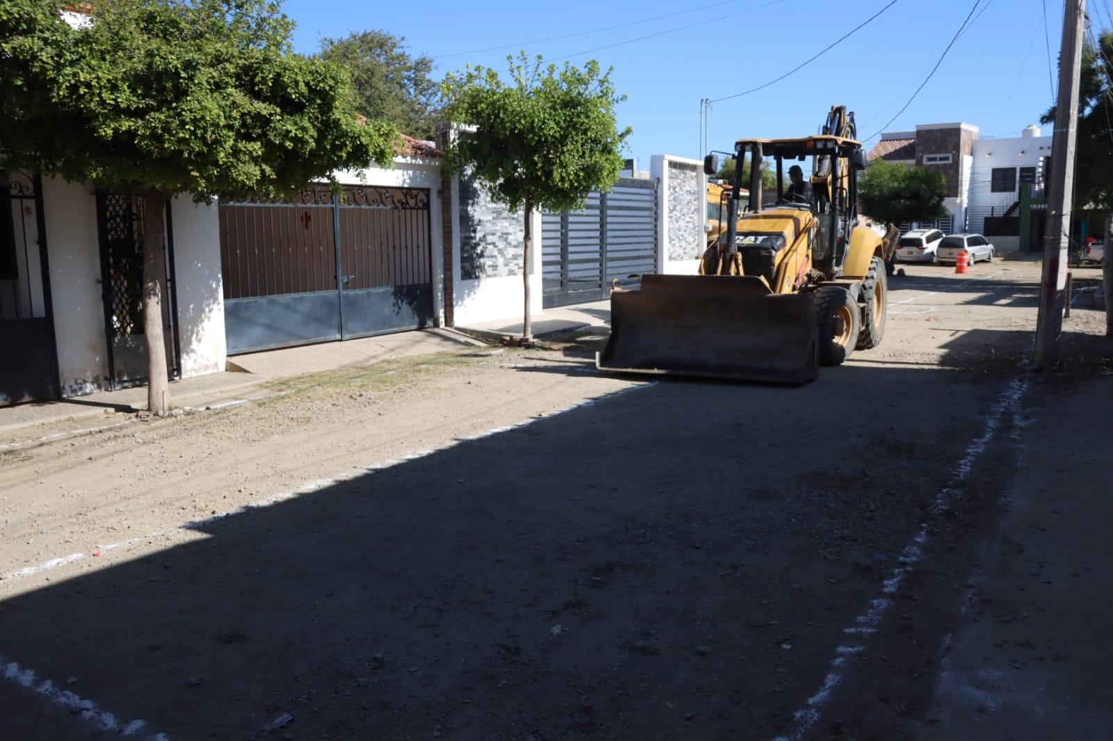Arrancan proyectos de pavimentación en calles de Mazatlán, Sinaloa