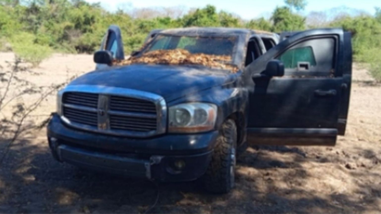 asegura ejercito camioneta con armas y explosivos en san ignacio