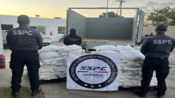¡Llevaba casi 4 toneladas! Aseguran a un sujeto que transportaba precursores para elaborar droga sintética en Culiacán, Sinaloa