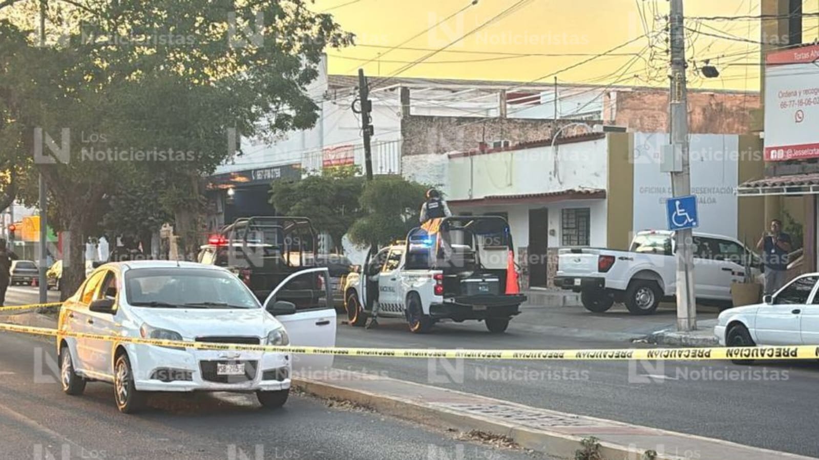 Atacan a balazos al conductor de un auto en colonia Miguel Alemán de Culiacán