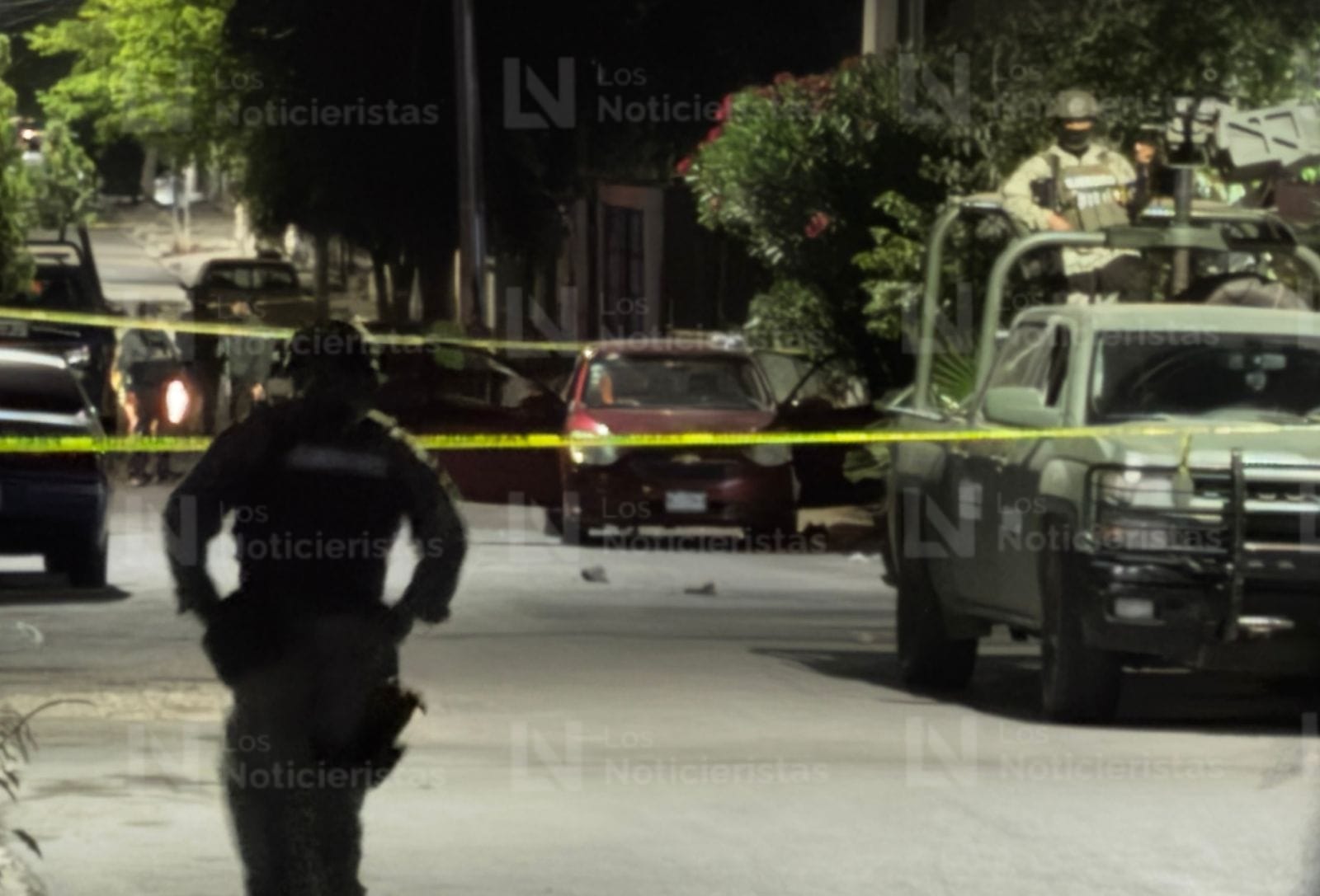 Elementos de seguridad resguardan el lugar del hecho violento